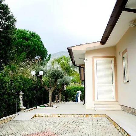 Le Sirene Di Ulisse Bed & Breakfast Terracina
